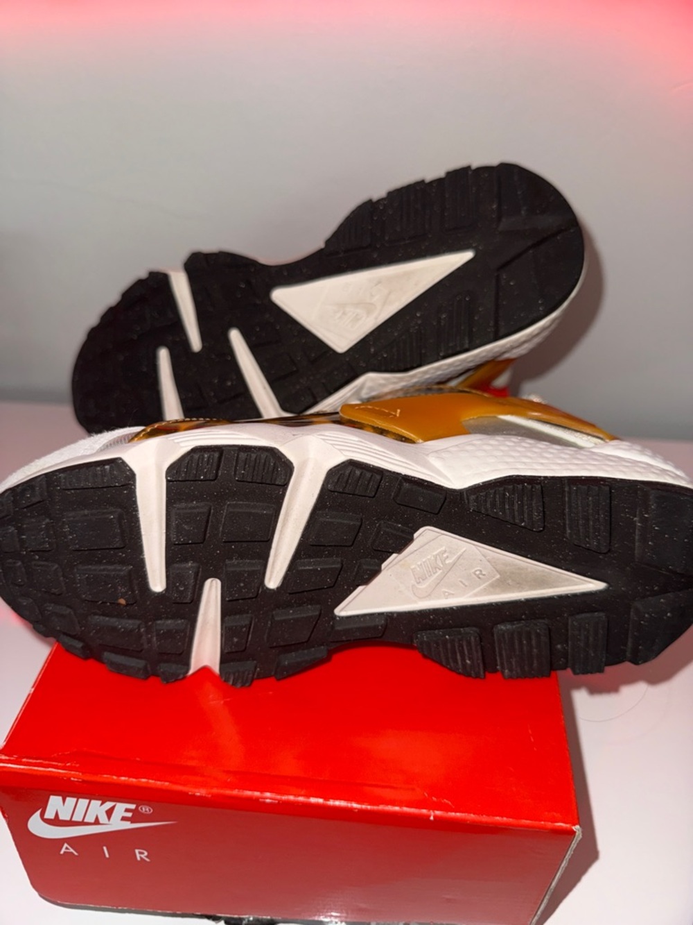 Nike Air Huarache - Picture 5 of 5